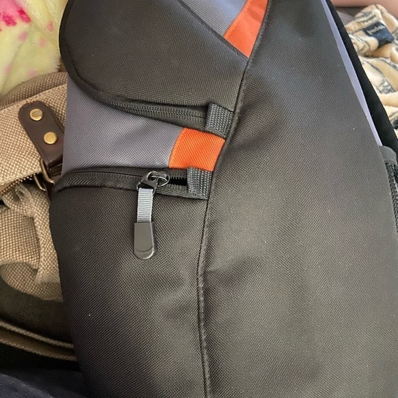 Tamrac DSLR Camera Sling Backpack - Picture 9 of 11